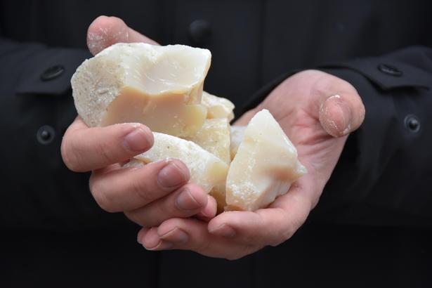 Binaların sıvılaşan zeminleri ‘bor’ katkılı formül enjekte edilerek depreme karşı güçlendiriliyor