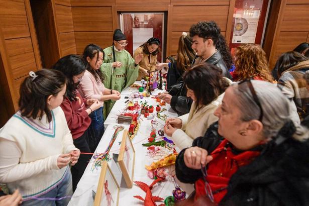 Çin Yeni Yılı İzmir'de kutlandı