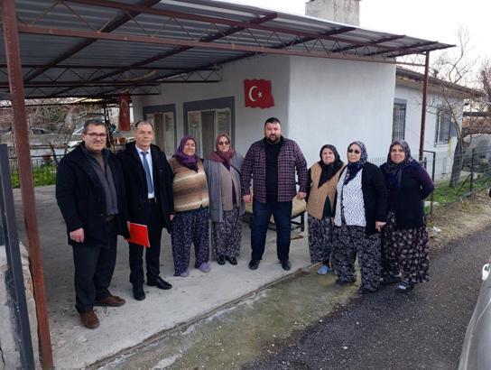 Yalnız yaşayan mahalleliye ziyaret