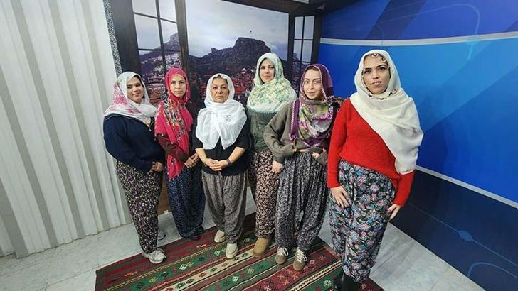 Muğla'da kadın gazetecilerden Başkan Güneş'e yöresel kıyafetli destek