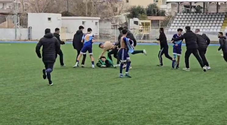 Liselilerin futbol turnuvasında kavga