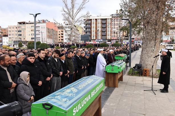 Biyogaz tesisinde zehirlenen 3 işçi, son yolculuklarına uğurlandı