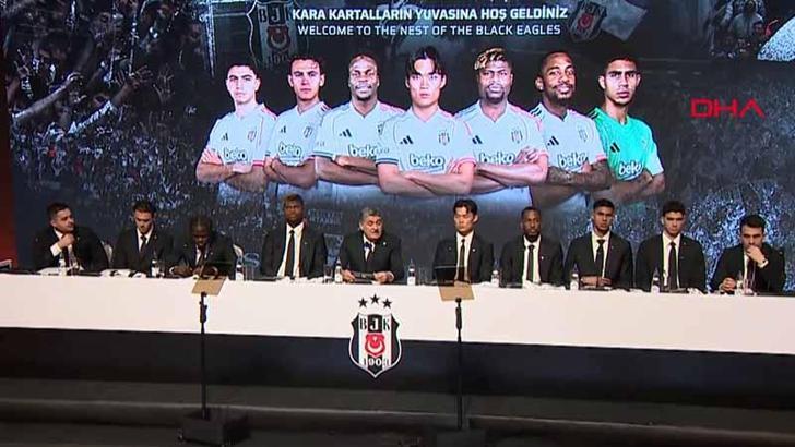 Beşiktaş yeni transferleri için imza töreni düzenlendi