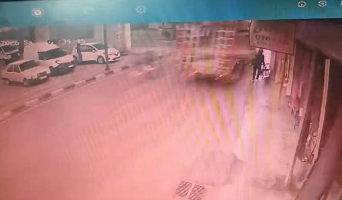 Manisa’da kamyonun üzerindeki iş makinesi lise öğrencisine çarptı