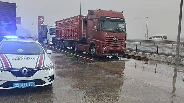 Edirne'de taşıma sınırını aşan 2 kamyon sürücüsüne 159 bin lira ceza