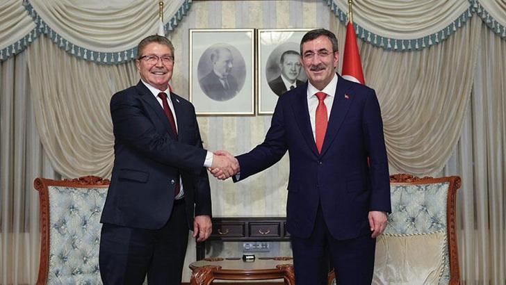 Cumhurbaşkanı Yardımcısı Yılmaz, KKTC Başbakanı Üstel ile bir araya geldi