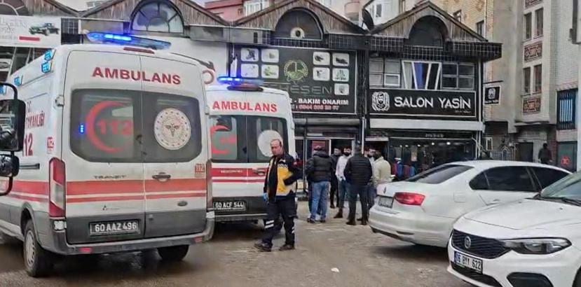 Kazı çalışmasında toprak altında kalan işçi kurtarıldı