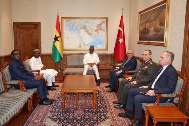 Bakan Güler, Gana İçişleri Bakanı Muntaka ile bir araya geldi
