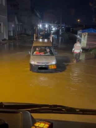 Hatay'da sağanak; dere taştı, evi ve ahırı su bastı (2)
