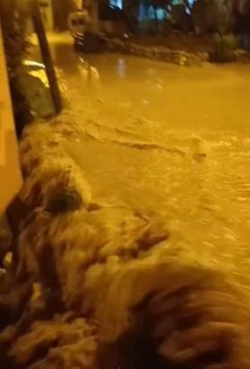 Hatay’da 3 gündür süren sağanak sele yol açtı (2)