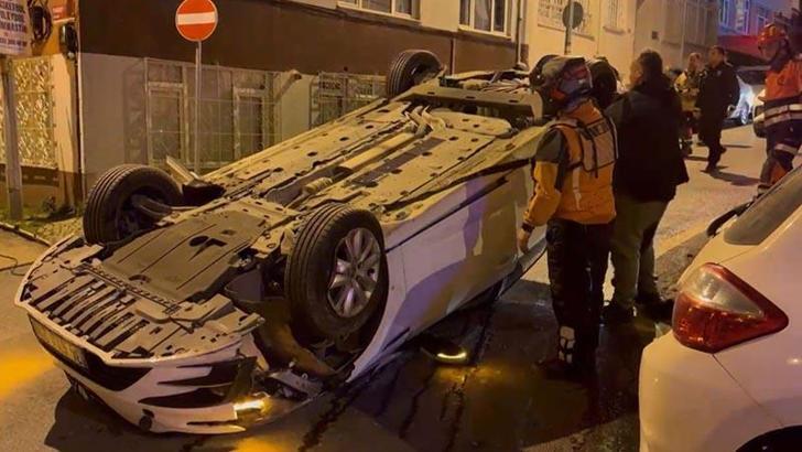 Üsküdar'da park halindeki 3 araca çarpan otomobil, takla attı: 1 yaralı