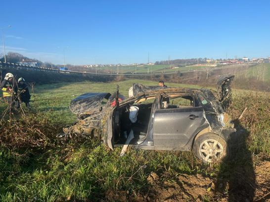 Otomobil tarlaya yuvarlandı: 1 ölü