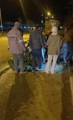 Otomobil ile traktör çarpıştı; 5 yaralı