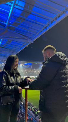 14 Şubat’ta tribünde evlilik teklifi