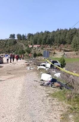 Hafriyat kamyonuyla çarpışan otomobilin sürücüsü yaralandı, eşi öldü