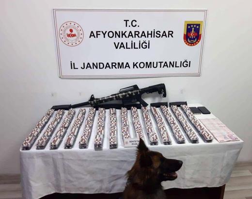 Jandarma operasyonlarında kaçak parfüm ve uyuşturucu ele geçirildi
