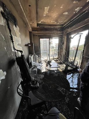 Yangında oturma odası kullanılamaz hale geldi