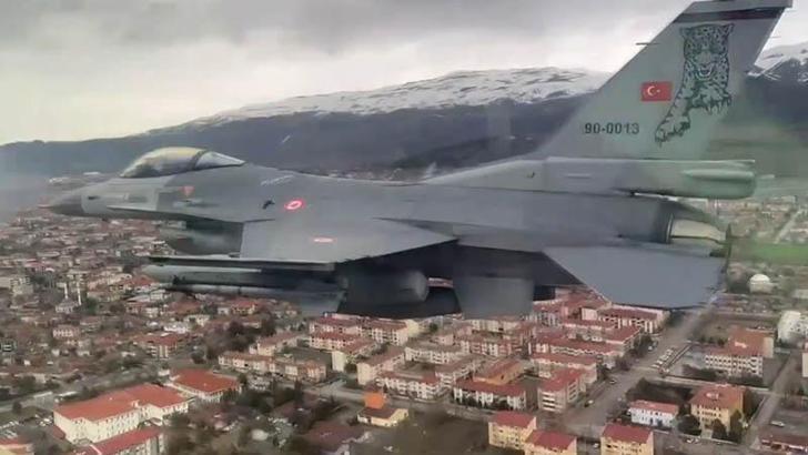 Jetler Erzincan'ın kurtuluşunun 108'inci yılı için havalandı