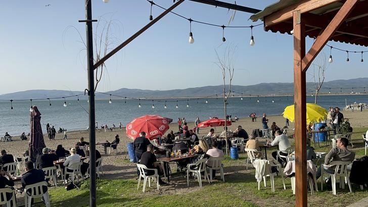 İznik'te hafta sonu yoğunluğu esnafın yüzünü güldürdü