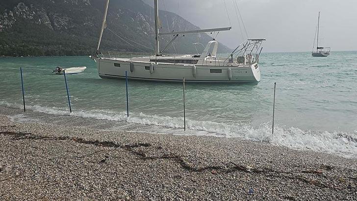 Muğla Akbük'te fırtına etkili oldu