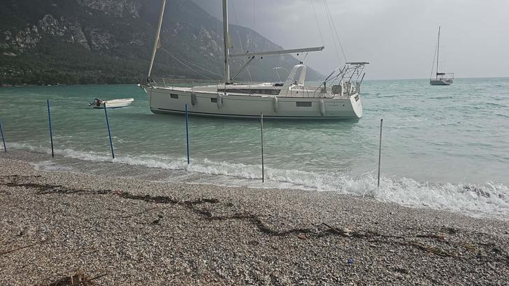 Muğla Akbük'te fırtına etkili oldu