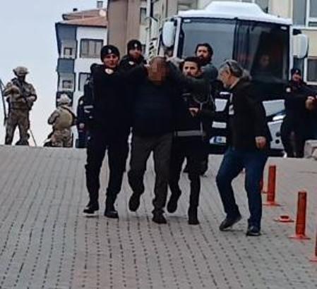 Suç örgütlerine yönelik operasyonda gözaltına alınan 9 şüpheli adliyede