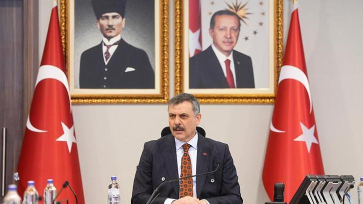 Bakan Çiftçi, birim amirleriyle bir araya geldi