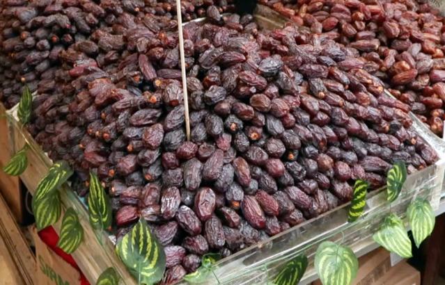 Açıkta satılan, buzdolabında saklanan hurmada, 'kanserojen aflatoksin' riski