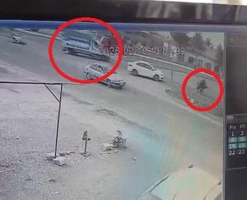 Kamyonete çarpan motosikletin sürücüsü öldü, yolcu ağır yaralı