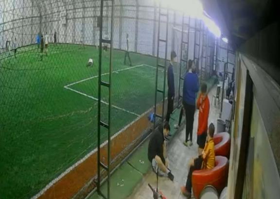 Halı sahada kalp krizi geçiren öğretmenden acı haber (2)