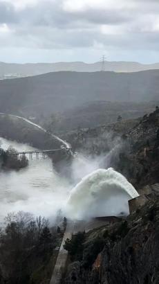 Manavgat'taki 2 barajdan kontrollü su bırakılmaya başlandı