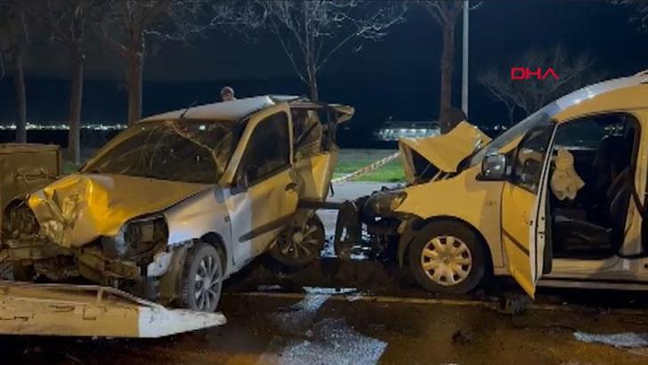 Kartal'da hafif ticari araç park halindeki otomobile çarptı: 4 yaralı
