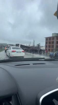 İstanbul- Büyükçekmece'de İETT otobüsü kaza yaptı -1