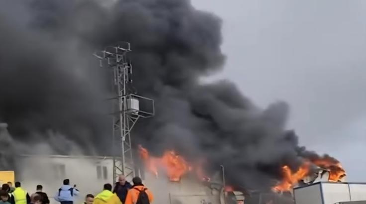 İşçilerin kaldığı konteyner yandı