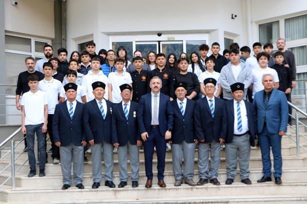 Öğrencilerden gazilere vefa