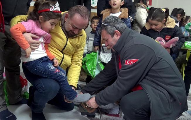 Dans kurslarından elde ettiği gelirle kırsaldaki öğrencileri ‘ısıttı’