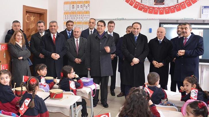 Bakan Tekin, Erzurum'da 12 derslikli okulun açılışını yaptı