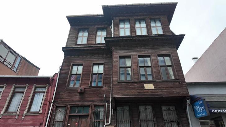 İstanbul - Şair Orhan Veli'nin doğup büyüdüğü köşk satışa çıktı: Restore edilmesini istiyoruz
