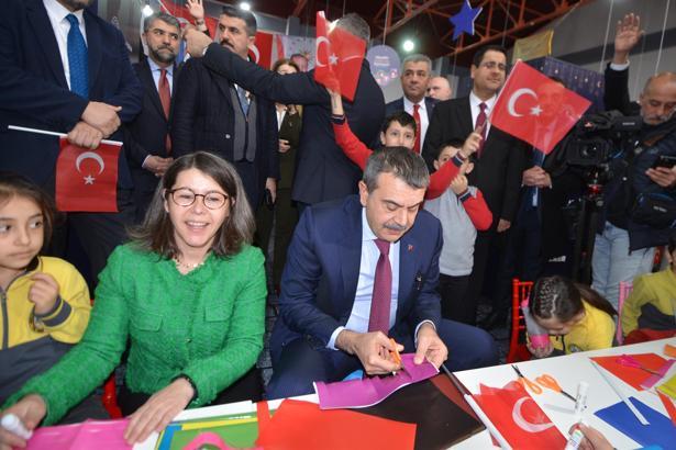 Bakan Tekin, Erzurum'da 12 derslikli okulun açılışını yaptı (2)