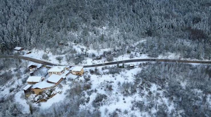 Karabük'ün yüksek kesimlerine kar yağdı