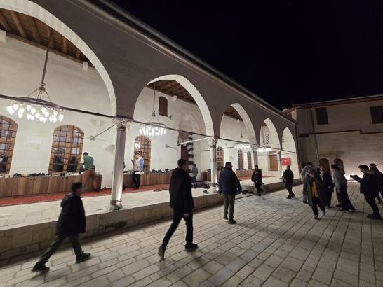 Habib-i Neccar Camii’nde teravih namazı kılındı