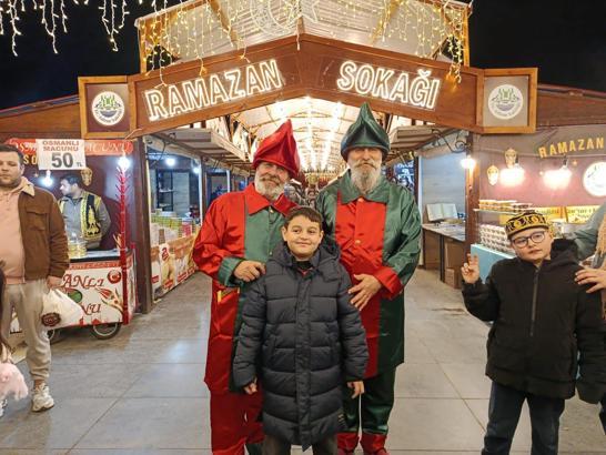 Orucun en son açıldığı Edirne'de, Selimiye gölgesinde 'Ramazan Sokağı' kuruldu