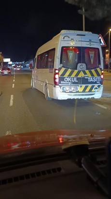 İstanbul - Beşiktaş’ta minibüs şoförü  tartıştığı sürücünün aracının önünü kesti