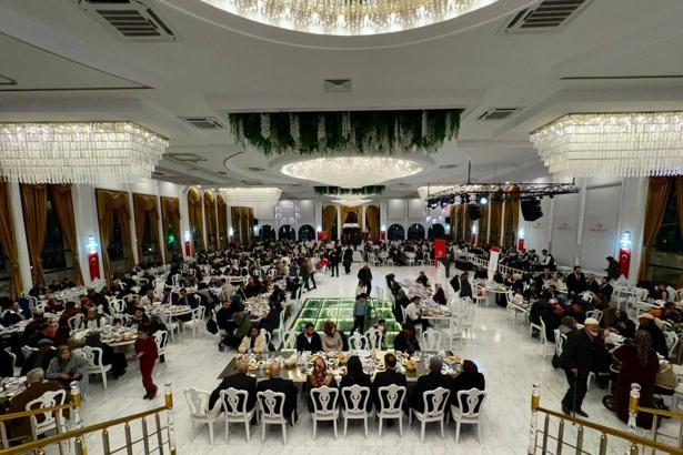 Niğde'de ilk iftar ‘Büyük Aile Sofrası’nda yapıldı