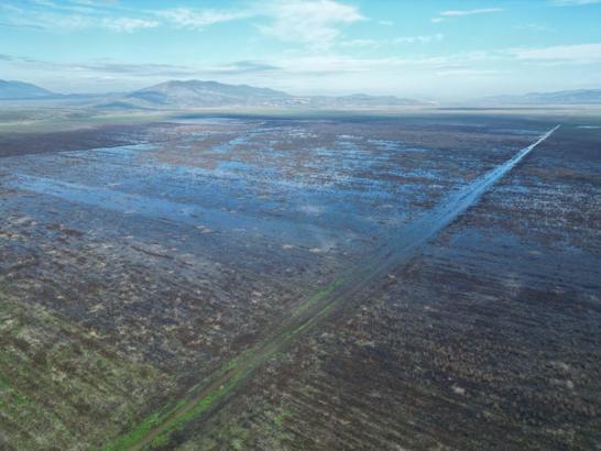 Kuruyan Marmara Gölü'nün su tuttuğu alanlar dronla görüntülendi