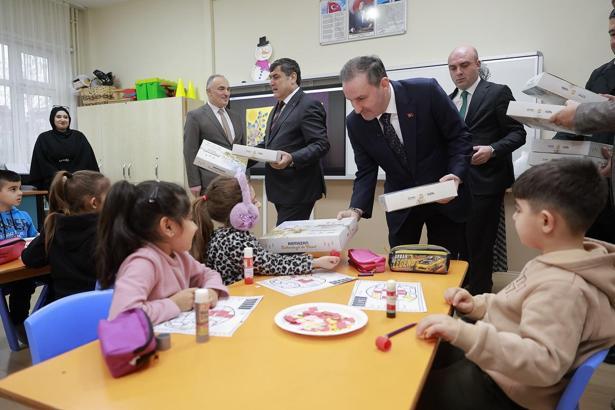 Sultanbeyli’de çocuklara ramazan köşesi hediyesi