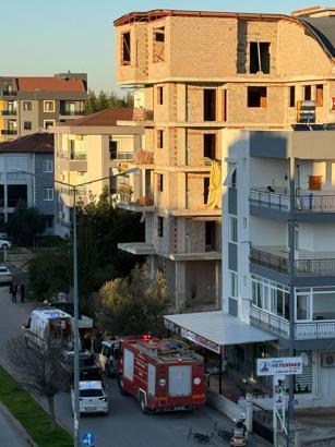 Asansör boşluğuna düşen işçi yaralandı