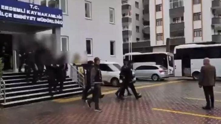 Mersin’de fuhuş operasyonu: 13 tutuklama