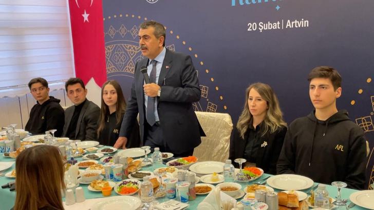 Bakan Tekin: 168 kişinin imzaladığı metinle ilgili suç duyurusunda bulunacağız (2)