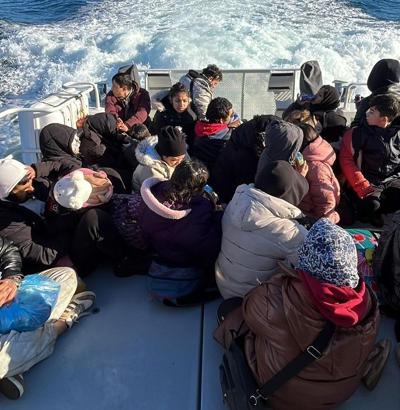 Milas’ta mahsur kalan 44 kaçak göçmen kurtarıldı